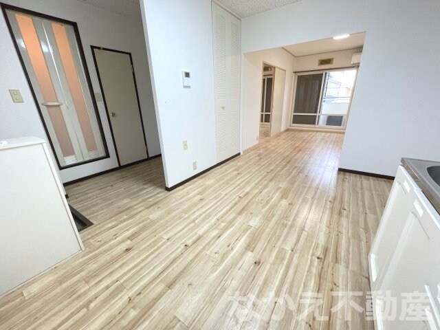 物件内観写真3　(リビングです)