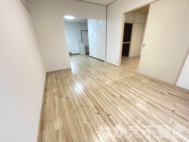 物件内観写真4　(居間です)