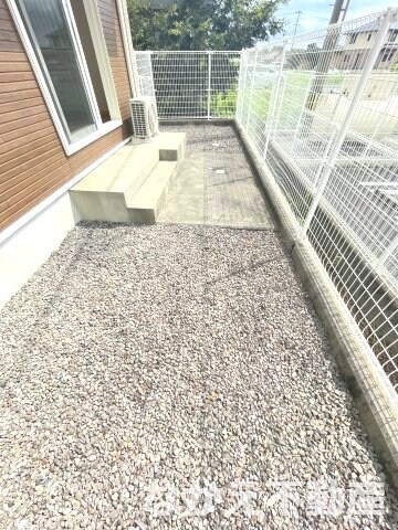 物件内観写真11　(たまにはお庭で休日を過ごしてみるのもよいかもしれません)