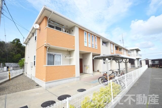 物件外観写真6　(外観もきれいです)