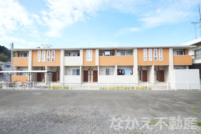 物件外観写真8　(外観もきれいです)