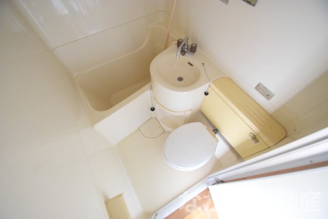 物件内観写真8　(コンパクトで使いやすいお風呂です)