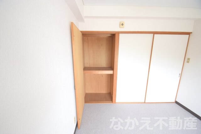 物件内観写真13　(たっぷりとした収納スペースです)