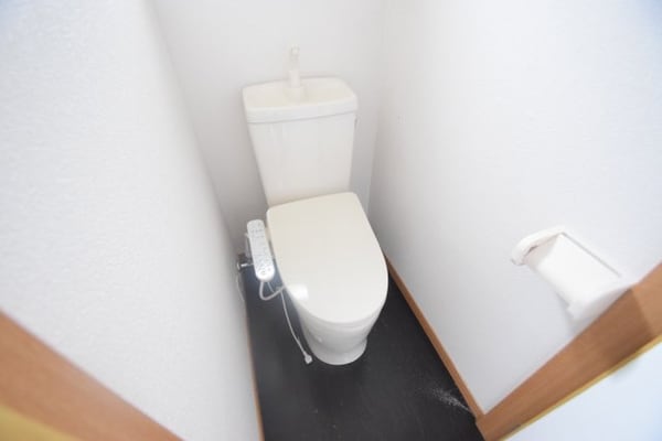 トイレ(コンパクトで使いやすいトイレです)