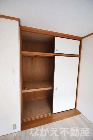 物件内観写真12　(収納スペース豊富です)