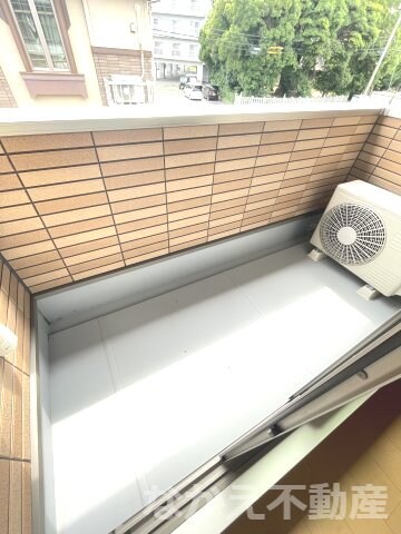 物件内観写真9　(バルコニーからの眺めを楽しみながら食事をしませんか)