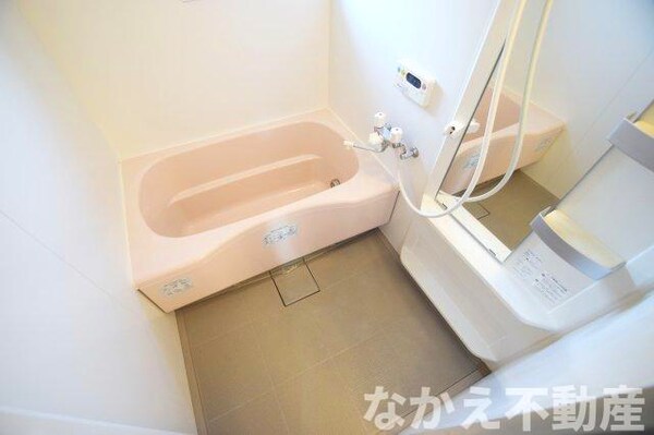 浴室(日々の疲れを癒すお風呂付です)