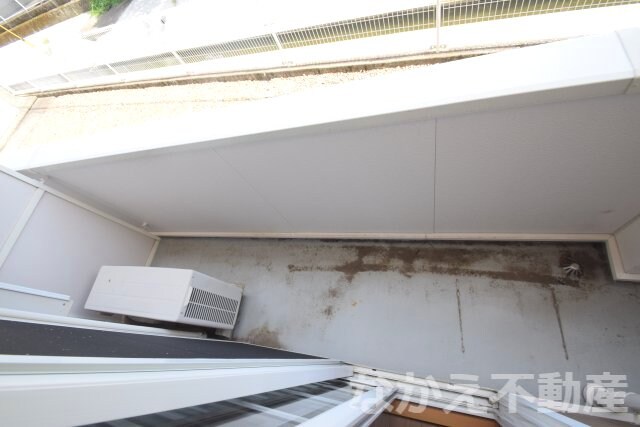 物件内観写真11　(バルコニーからの眺めを楽しみながら食事をしませんか)