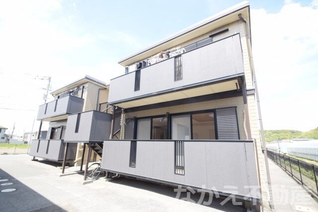 物件外観写真1　(きれいな外観です)