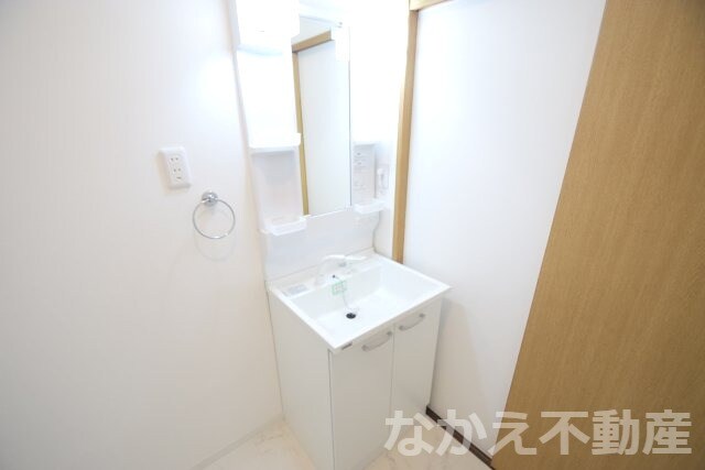 物件内観写真8　(使いやすい洗面所です)