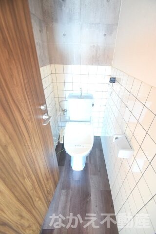 物件内観写真7　(ゆったりとした空間のトイレです)