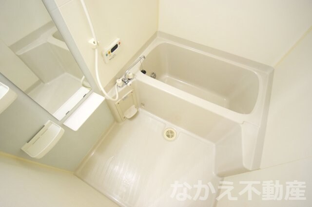 物件内観写真6　(日々の疲れを癒すお風呂付です)