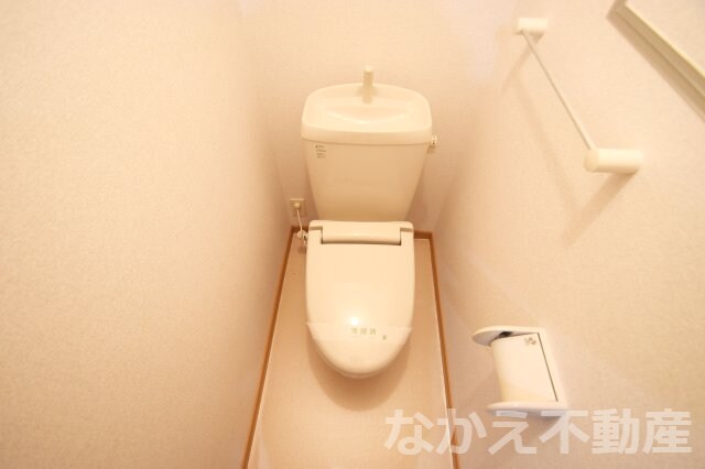 物件内観写真8　(シンプルで使いやすいトイレです)