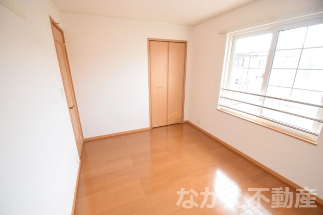 物件内観写真15　(使い勝手のいい洋室です)