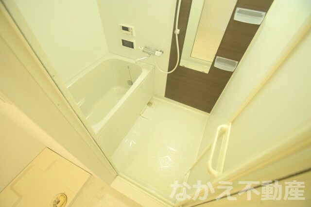 物件内観写真6　(日々の疲れを癒すお風呂付です)