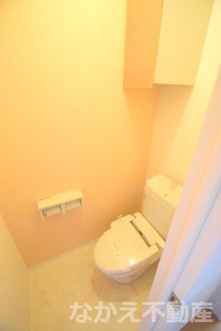 物件内観写真7　(ゆったりとした空間のトイレです)