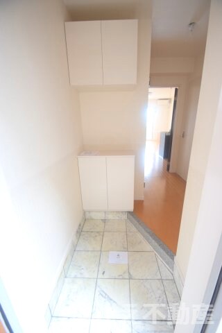 物件内観写真8　(落ち着いた玄関です)