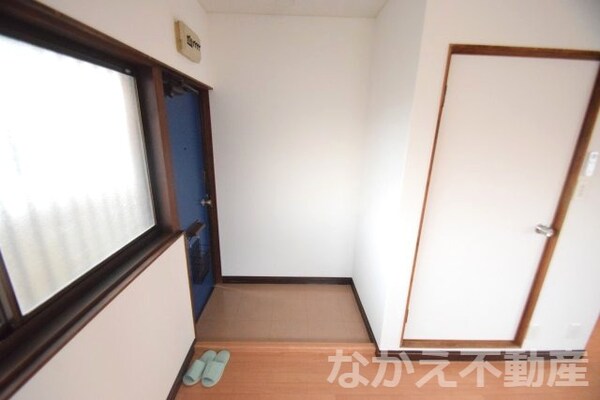 玄関(毎日通る玄関はこちらです)