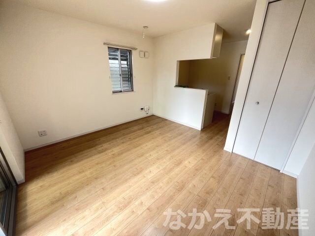 物件内観写真2　(使いやすいリビングです)