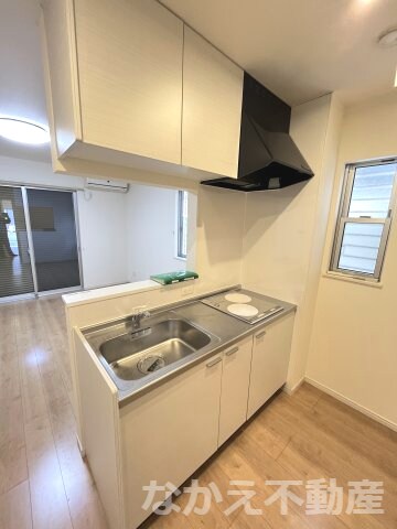 物件内観写真3　(コンパクトなキッチンで掃除もラクラク)
