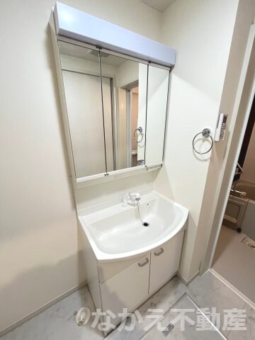 物件内観写真6　(コンパクトで使いやすい洗面所)