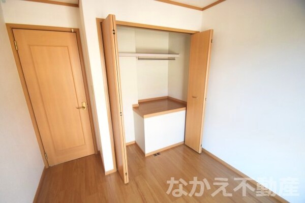 収納(小物を収納するのに便利です)