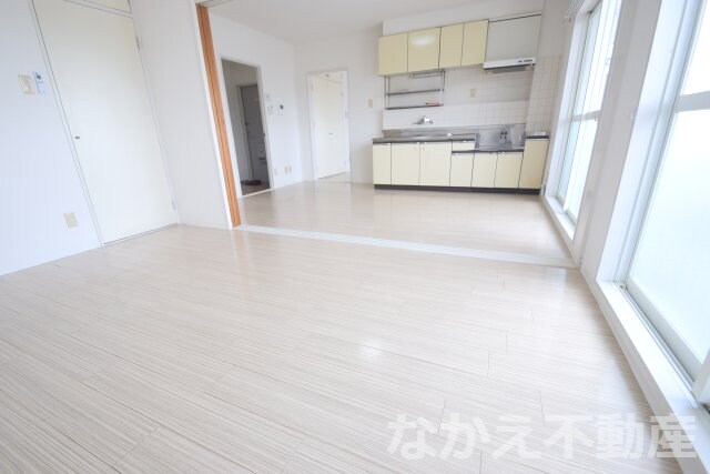 物件内観写真3　(ゆったり過ごせるリビングです)