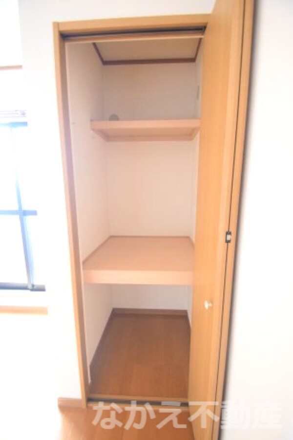 収納(便利な収納スペースです)