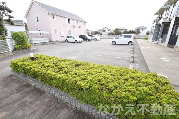駐車場(駐車スペースもあります)