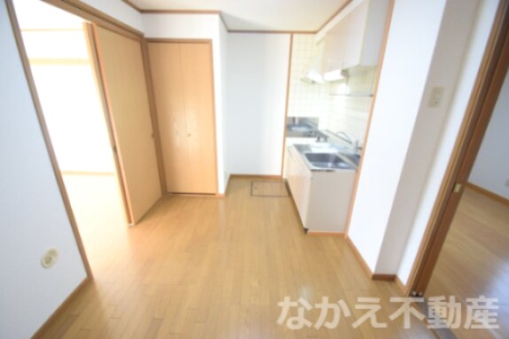 物件内観写真3　(使いやすい居間です)