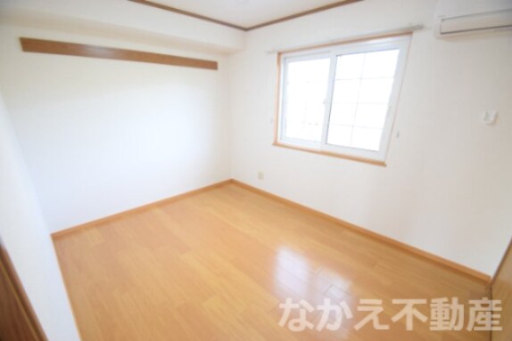 物件内観写真4　(使い勝手のいい洋室です)