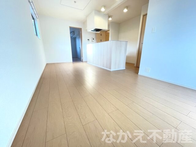 物件内観写真2　(ゆったり過ごせるリビングです)