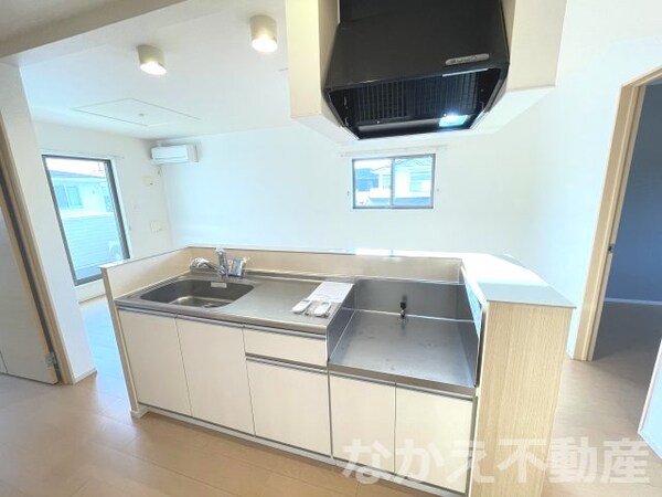 キッチン(コンパクトなキッチンで掃除もラクラク)