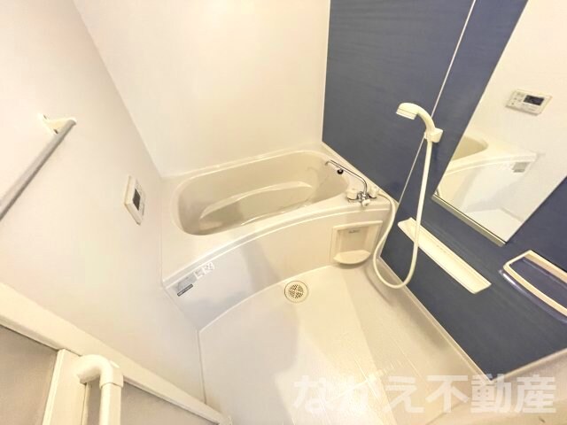 物件内観写真5　(コンパクトで使いやすいお風呂です)