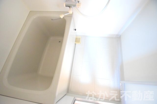 物件内観写真5　(コンパクトで使いやすいお風呂です)