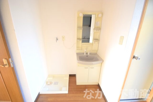 物件内観写真7　(スペースが確保できる洗面所です)