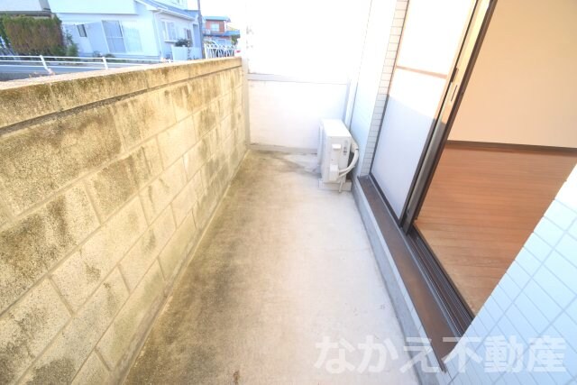 物件内観写真10　(外からの目が気にならないバルコニーで洗濯物が干せます)