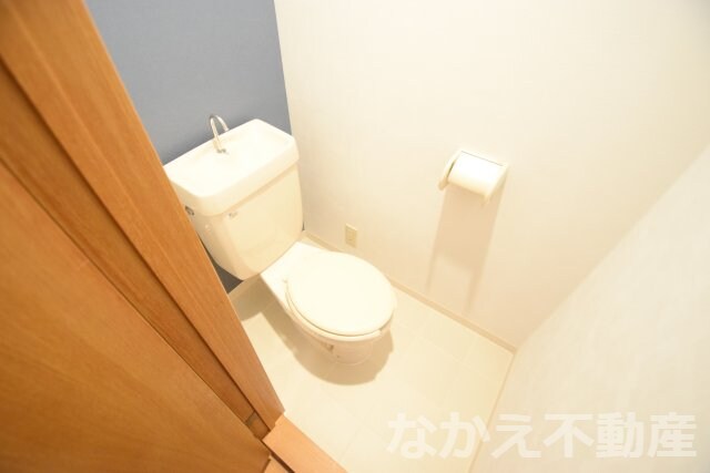 物件内観写真6　(ゆったりとした空間のトイレです)