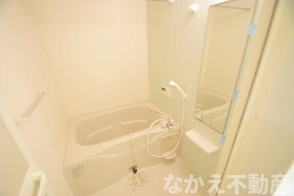浴室(日々の疲れを癒すお風呂付です)