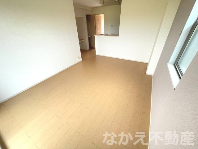 物件内観写真2　(おしゃれなリビングです)