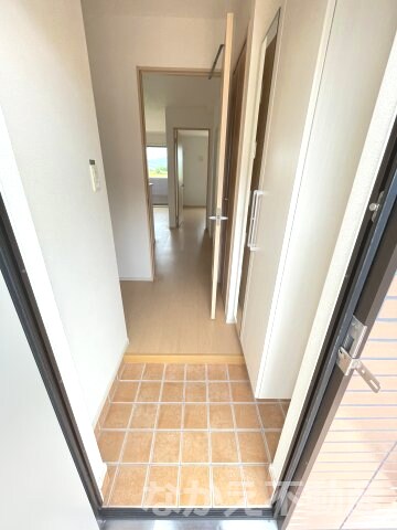 物件内観写真8　(きれいな玄関です)