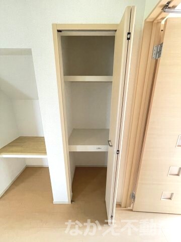 物件内観写真10　(たっぷりとした収納スペースです)