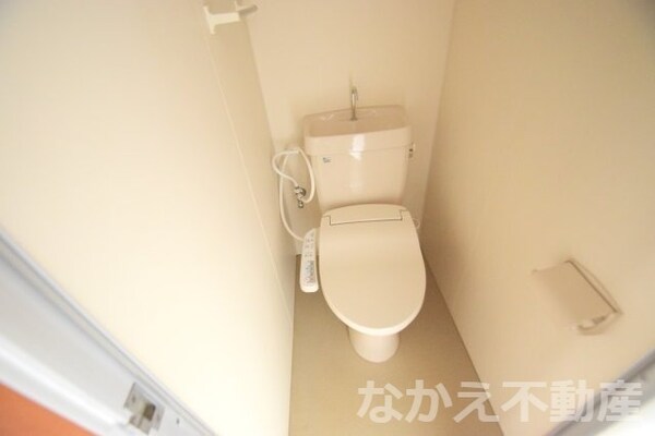 トイレ(落ち着いた色調のトイレです)