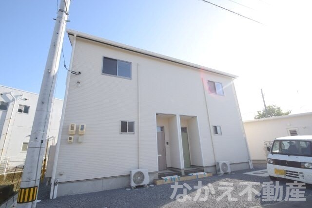 物件外観写真1　(外観もきれいです)