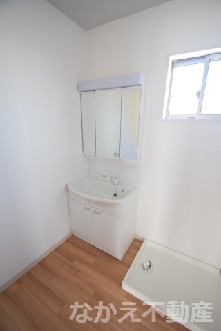 物件内観写真8　(使いやすい洗面所です)