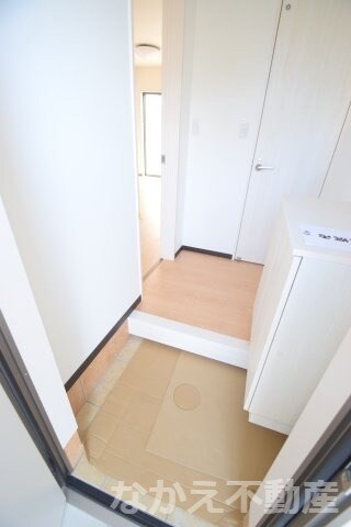 物件内観写真9　(シンプルで使いやすい玄関です)