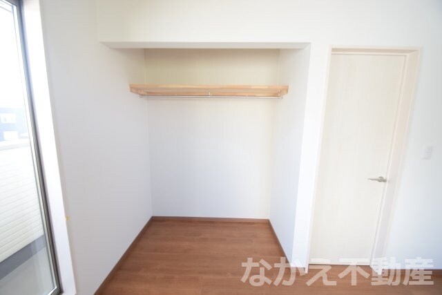 物件内観写真11　(収納スペース豊富です)