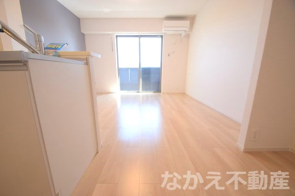 寝室(落ち着いて過ごせるお部屋なので、寝室にいかがでしょうか)