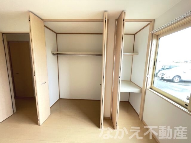 物件内観写真9　(収納スペース豊富です)
