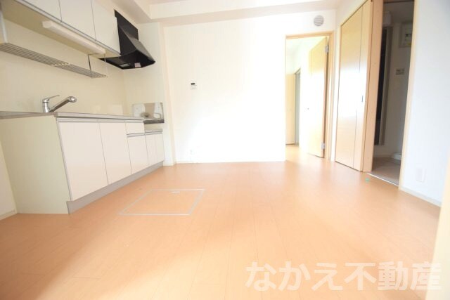 物件内観写真2　(使いやすいリビングです)